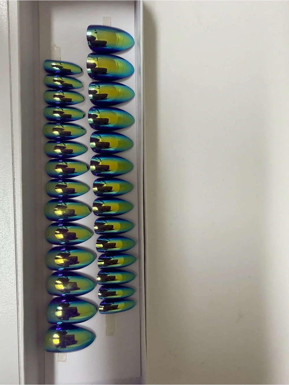 Iridescent Blue-Green Press-On Nails Set